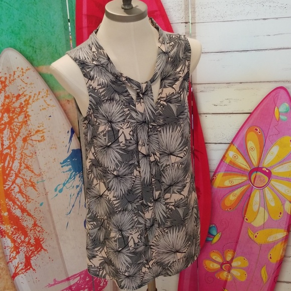 Tropical Palm Leaf Sleeveless Top Versitile Size M - Picture 3 of 7